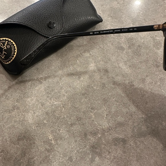 Ray Ban Clubmaster Classic Sunglasses - Picture 3 of 4